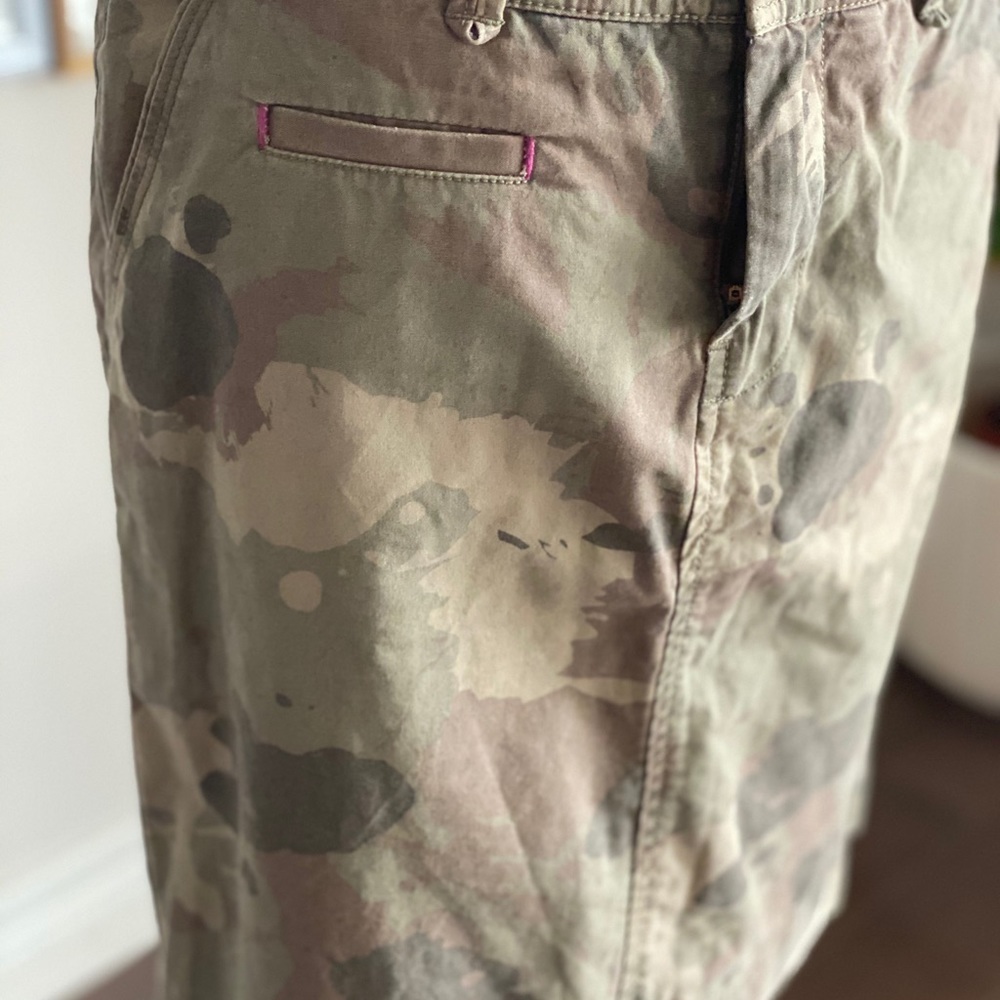 Gap skirt